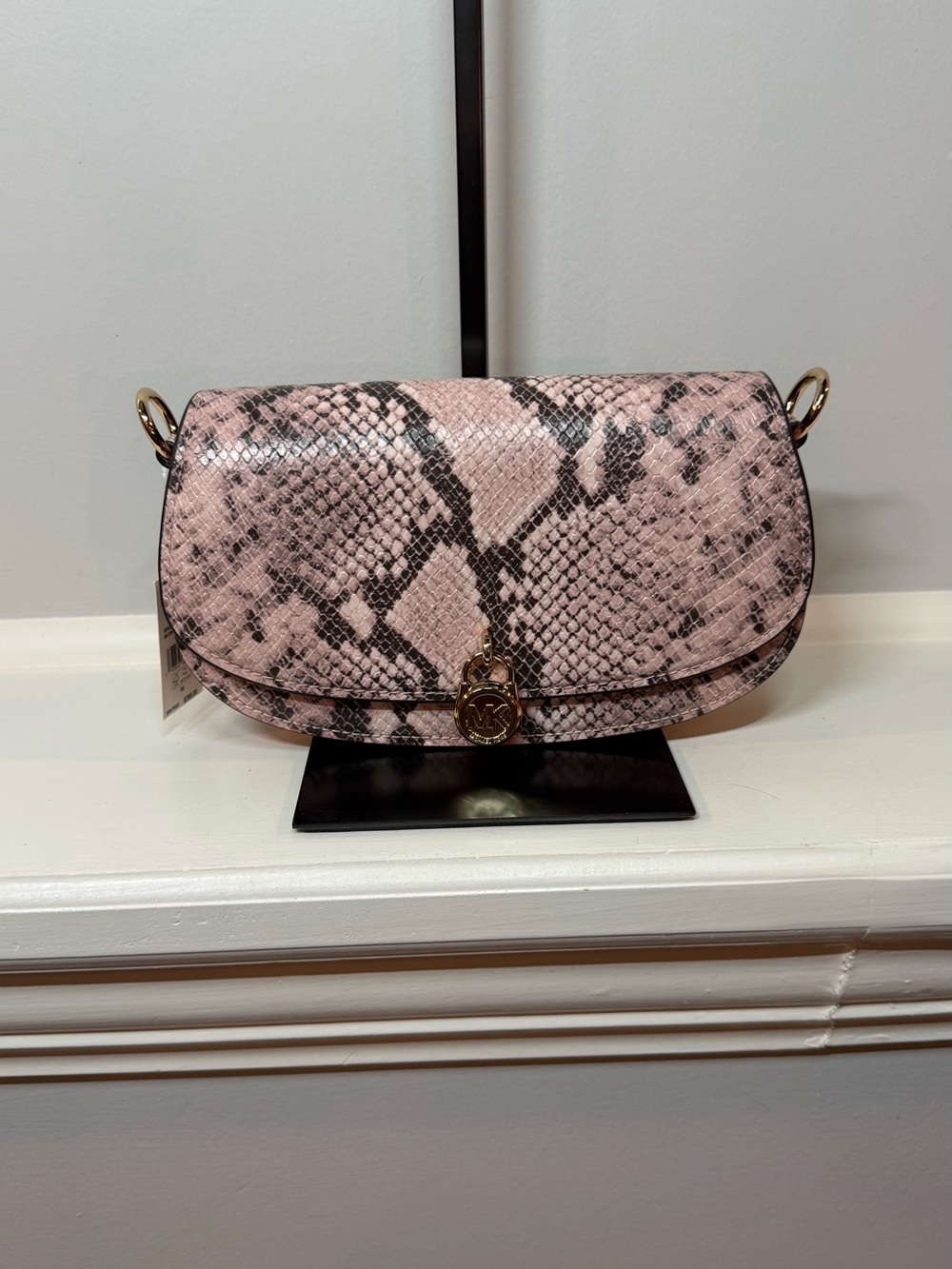 Michael Kors Mila Women Small
Snake Embossed Crossbody Bag